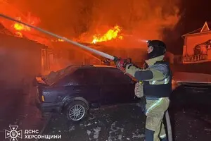 Россияне массированно обстреляли Херсон ракетами, город охватили пожары, ГСЧС показала последствия