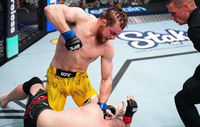 Український боєць Донченко переміг американця у поєдинку UFC