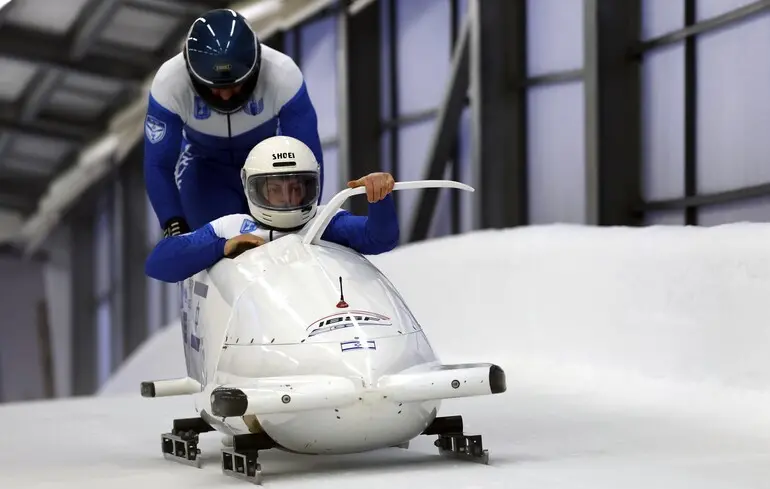 Забрали навіть паспорти: збірну Ізраїлю пограбували на зимовій Олімпіаді-2026