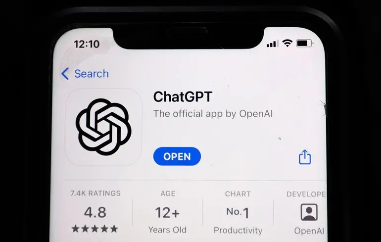 Бесплатный ChatGPT меняется: OpenAI начала показывать рекламу в чат-боте