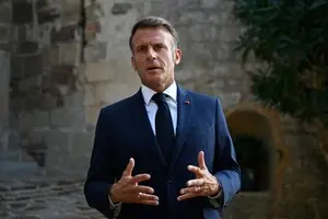 Макрон призвал Европу готовиться к новым проявлениям враждебности со стороны США