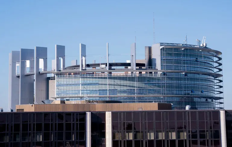 Європарламент затвердив кредит для України на €90 мільярдів