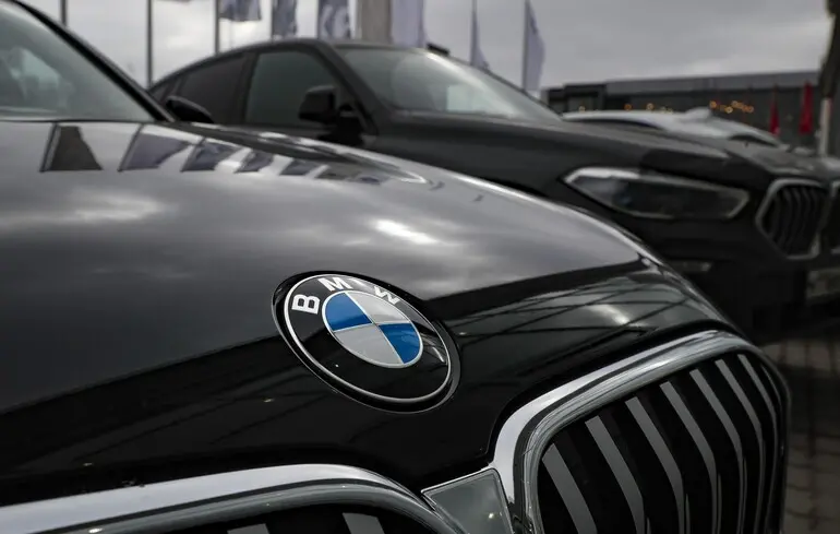 BMW срочно отзывает сотни тысяч автомобилей из-за опасности пожара: список моделей — Handelsblatt