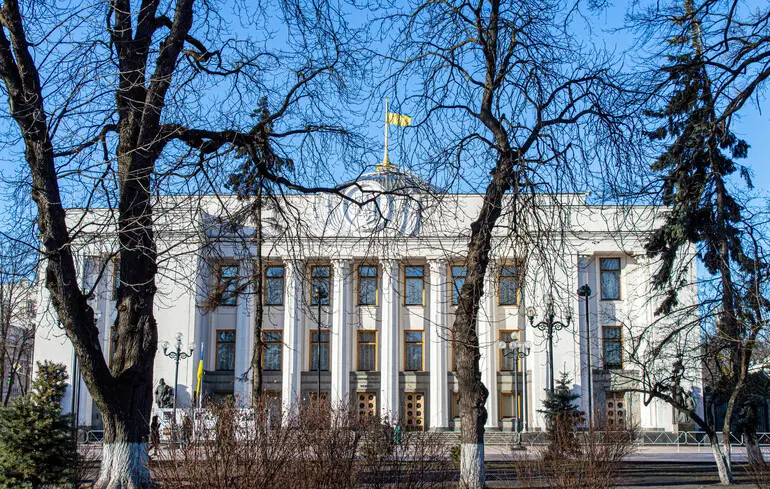 Заседание под угрозой диареи: в ВРУ — массовое отравление депутатов