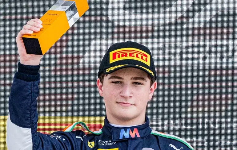 16-річний українець став чемпіоном престижних світових автоперегонів