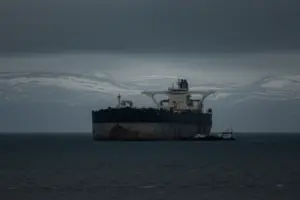 Российские производители нефти будут вынуждены сократить добычу – Reuters