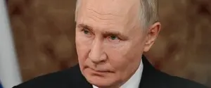 Путин не хочет мира, он лишь затягивает время — Bloomberg