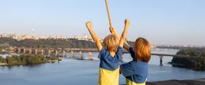 Две тысячи украинских детей вернулись домой из оккупации