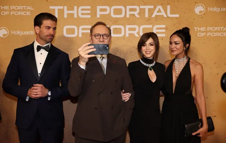 У Берліні відбулася ексклюзивна прем’єра The Portal of Force за участю Кевіна Спейсі та Ельвіри Патерсон