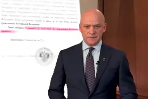 Труханов говорит, что его адвокатам дали документы из РФ об отсутствии у него паспорта России