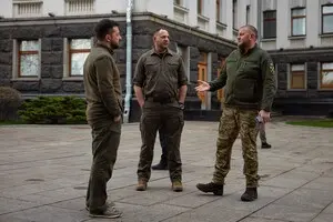 The Guardian: Залужный был разочарован отказом Зеленского вводить военное положение перед вторжением РФ