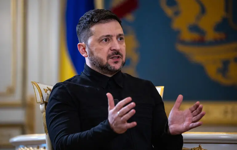 Президент Украины Владимир Зеленский отвечает на вопросы журналистов AFP во время интервью в Киеве 20 февраля 2026 года