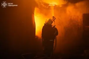 РФ массированно атаковала Одессу: двое раненых, поврежден энергообъект и разрушен лицей
