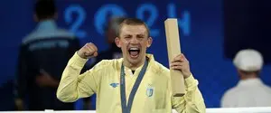 Усик анонсував дебютний професійний бій олімпійського чемпіона Хижняка