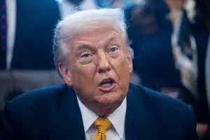 Трамп закликав Netflix “негайно” звільнити членкиню правління і пригрозив “наслідками”