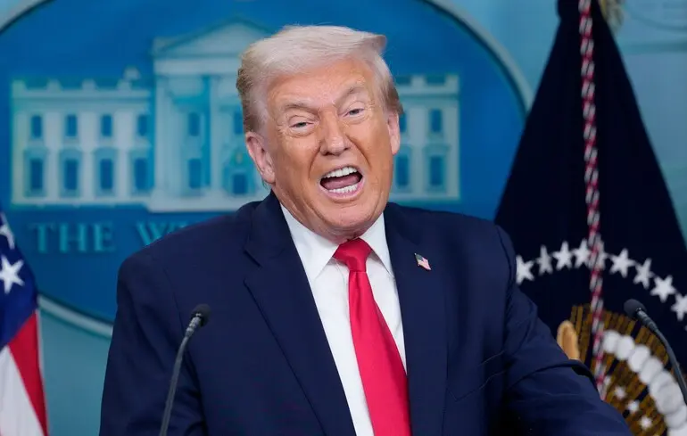 Американцы считают, что Трамп с возрастом становится все более непредсказуемым — опрос