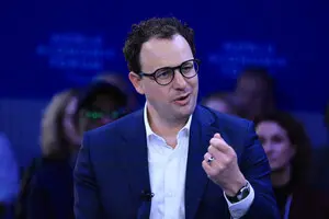Anthropic отказывается от строгой политики безопасности ИИ 