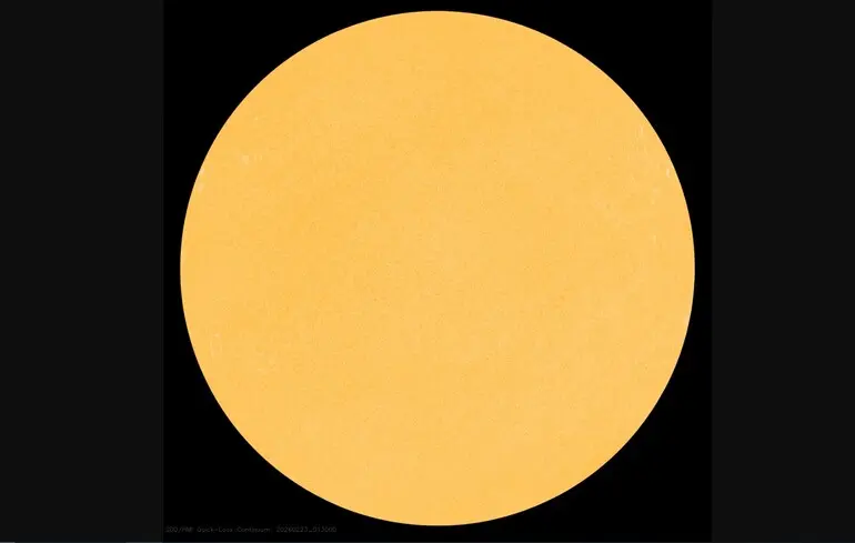 Все пятна на Солнце исчезли: что это значит