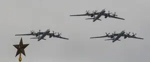 Россияне подняли в небо пять стратегических бомбардировщиков: когда ждать ракеты