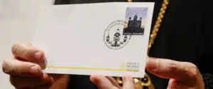 Ватикан выпустил марку с киевским собором в поддержку украинских католиков