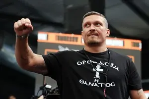 Усик офіційно проведе наступний бій проти легендарного кікбоксера