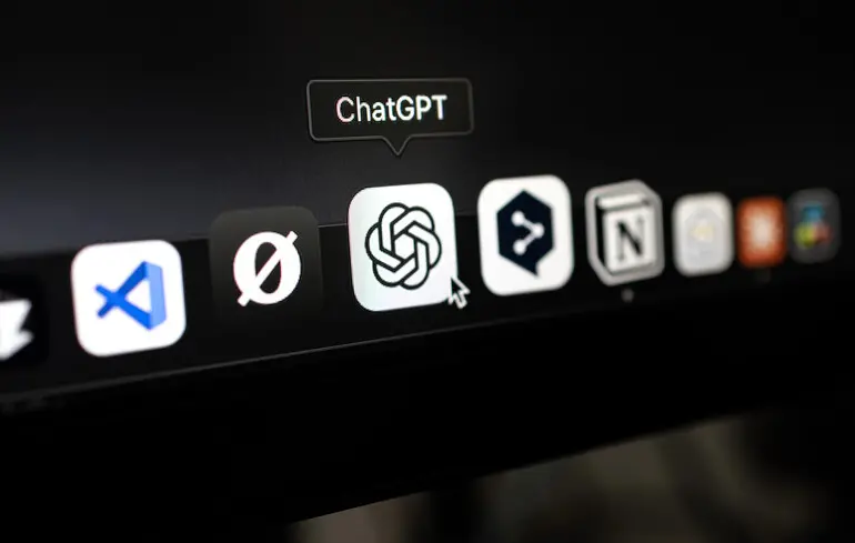 ChatGPT наблизився до мільярда щотижневих користувачів: OpenAI залучила $110 млрд інвестицій