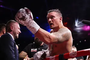 Усик дал первый комментарий после объявления боя с кикбоксером