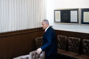 В Израиле говорят, что офис Нетаньяху невредим. Иран ранее заявлял об атаке на него