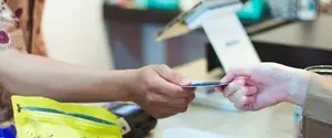 Швеция призывает граждан иметь наличные на случай войны