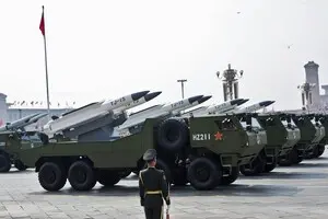 Китай вооружается быстрее, чем думают в Вашингтоне: что скрывается за официальными цифрами бюджета — Bloomberg