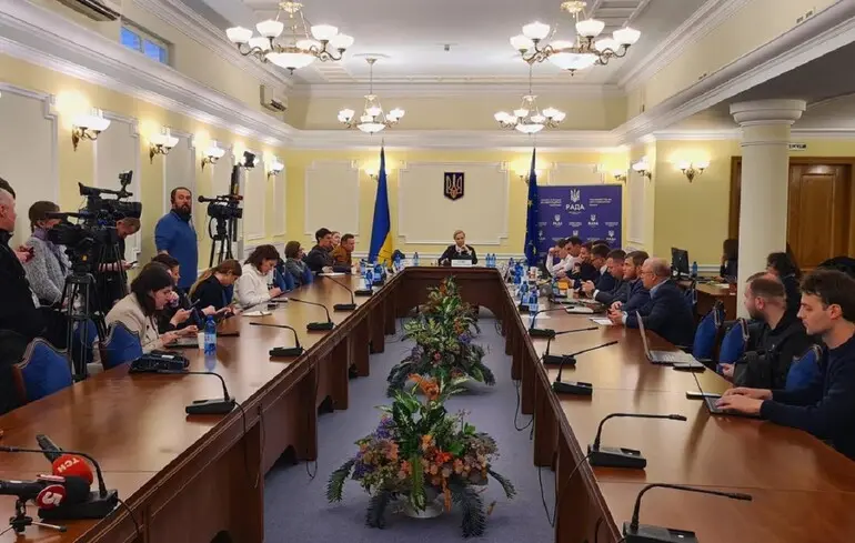 НАЗК могло зупинити атаку на САП та НАБУ — Радіна заявила про політичну домовленість щодо експертизи законопроєктів