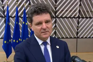 Президент Румынии назвал неприемлемыми попытки Венгрии блокировать поддержку Украины