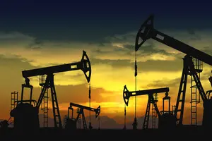 ОАЕ скорочують видобуток нафти через блокування Ормузької протоки