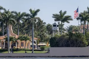 Драпіровка і крудіте: Трамп веде війну і водночас влаштовує вечірки в Мар-а-Лаго