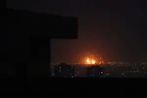 Израиль атаковал иранские нефтехранилища