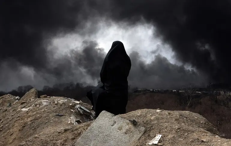 Техногенна катастрофа в Ірані: з неба Тегерана падає нафтовий дощ та горить каналізація — CNN