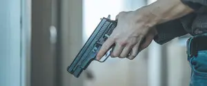 Чат-боти з ШІ масово допомагають планувати насильницькі напади — дослідження