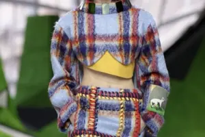 Louis Vuitton презентував колекцію з картинами українського художника на Тижні моди в Парижі
