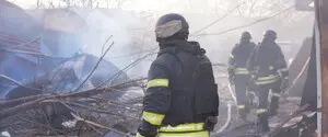 Россияне обстреляли жилой квартал Запорожья: разрушен дом, один человек погиб