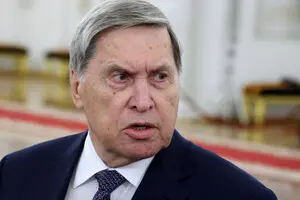 В Кремле нецензурно обругали делегацию Макрона после предложения участия в переговорах 