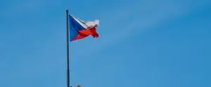 От оскорблений до избиений: в Чехии фиксируют всплеск преступлений на почве ненависти к украинцам