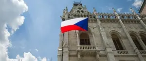 Угроза диверсий: чешские оборонные гиганты усиливают охрану после пожара в Пардубице