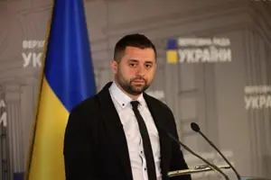 У справі виплат у конвертах не можна виключати виклику на допит голови фракції СН Арахамії