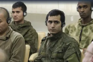 Паспорт в обмен на автомат: как Кремль заставляет мигрантов идти на войну против Украины