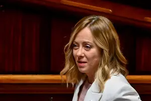 Після сенсаційної поразки на референдумі Мелоні влаштувала чистку в міністерствах та держкомпаніях — Bloomberg
