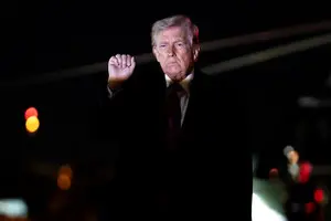 Трамп говорит, что всерьез рассматривает выход США из НАТО