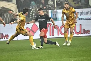 Футболист сборной Украины останется в итальянском клубе — СМИ