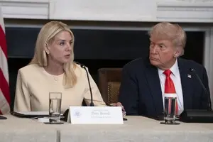 Трамп думає звільнити генпрокурорку через справу Епштейна — ЗМІ