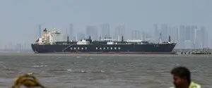 Вместо танкеров — трубы: как страны Персидского залива планируют обойти блокаду Ормузского пролива