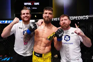 Следующий бой украинца Амосова в UFC объявлен официально